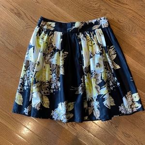 Loft Full A-line Floral Skirt Size 4 Petite